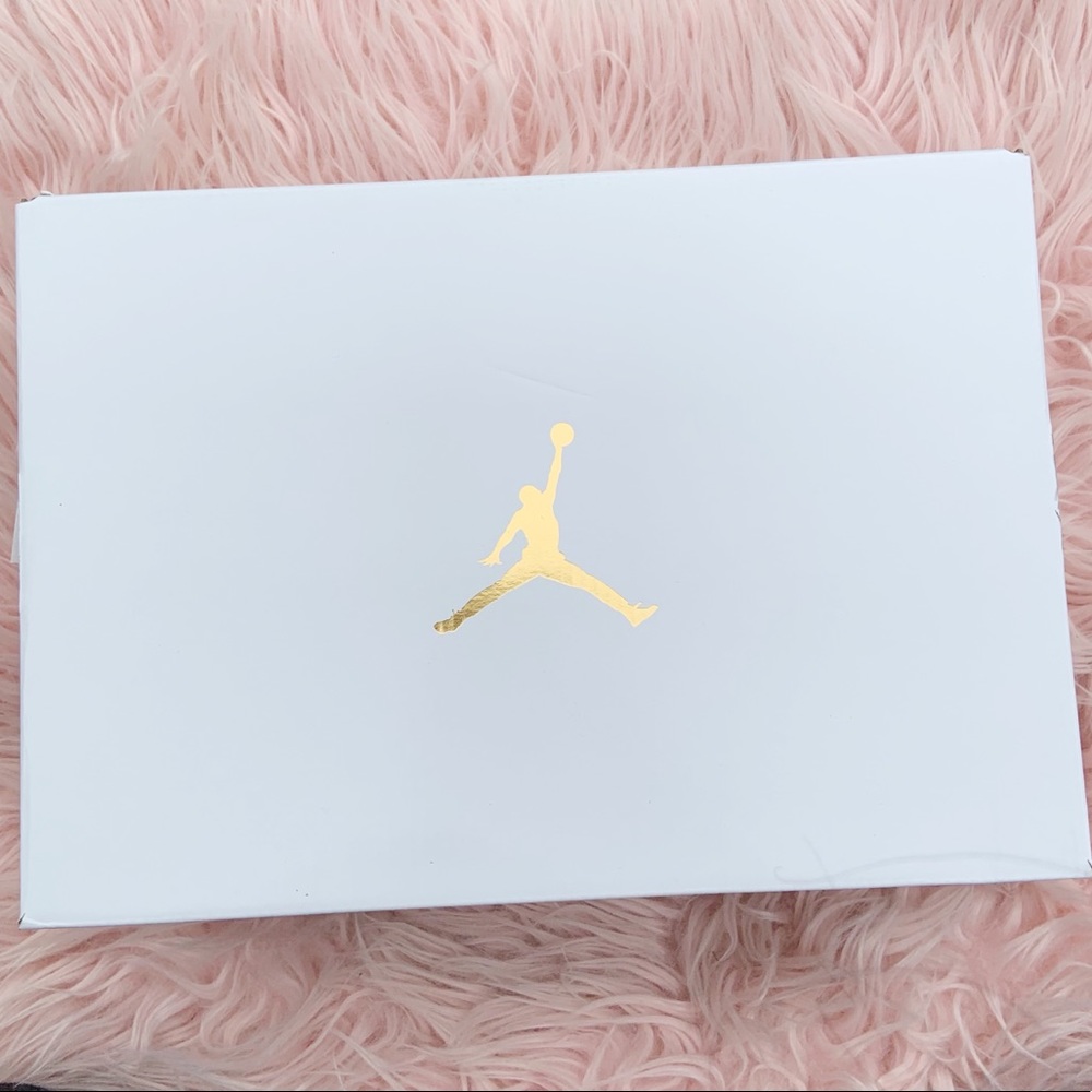 New Women’s Jordan 1 Low Sneakers - Picture 6 of 12